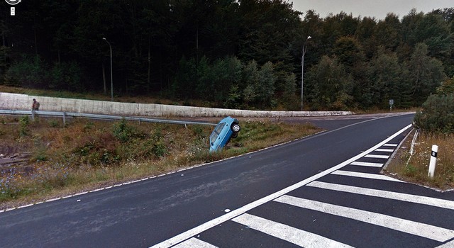 Google Street View e motori: le foto più imbarazzanti