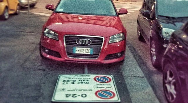 Parcheggi assurdi: soste al limite della realtà