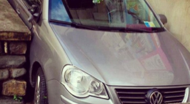 Parcheggi assurdi: soste al limite della realtà