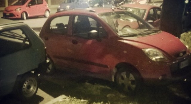 Parcheggi assurdi: soste al limite della realtà