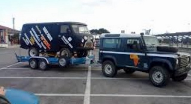 Rimorchi assurdi: quando il trasporto è trash