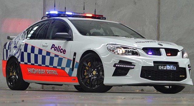 Le auto della polizia più belle e veloci del mondo