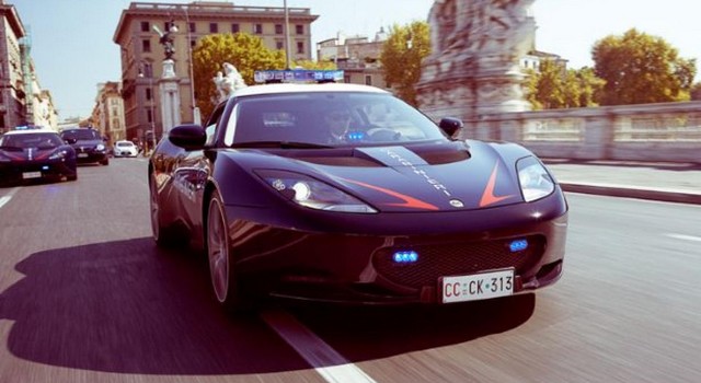 Le auto della polizia più belle e veloci del mondo