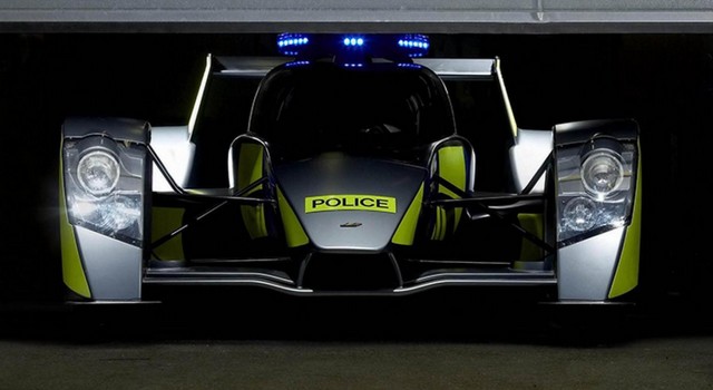 Le auto della polizia più belle e veloci del mondo