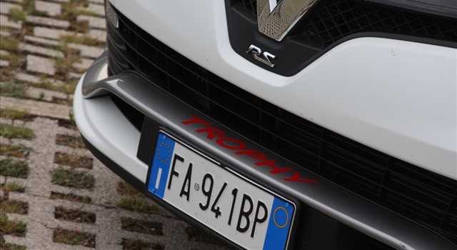 Renault Clio R.S. EDC 220 Trophy in prova