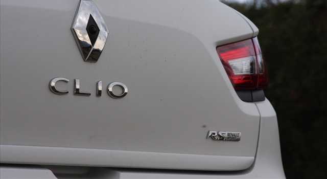 Renault Clio R.S. EDC 220 Trophy in prova
