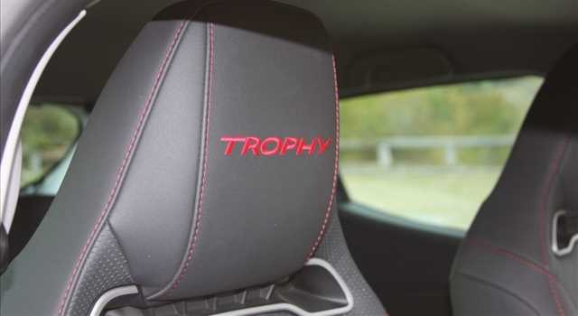 Renault Clio R.S. EDC 220 Trophy in prova