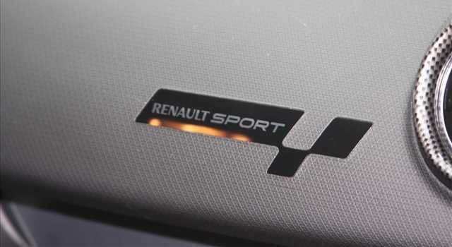 Renault Clio R.S. EDC 220 Trophy in prova