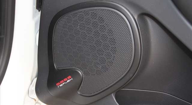 Renault Clio R.S. EDC 220 Trophy in prova