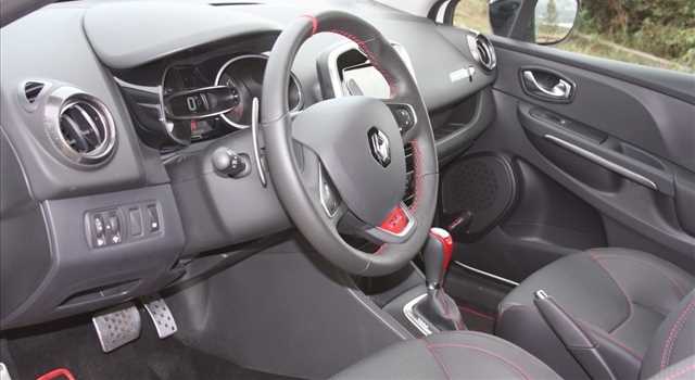 Renault Clio R.S. EDC 220 Trophy in prova