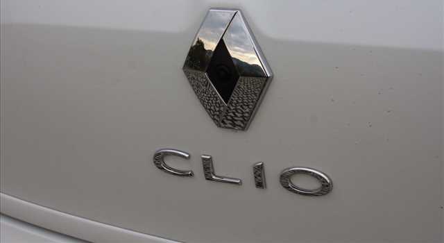 Renault Clio R.S. EDC 220 Trophy in prova