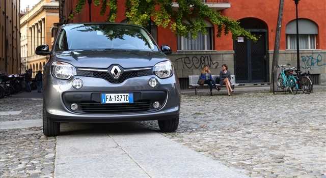 Renault Twingo EDC Lovely, primo contatto
