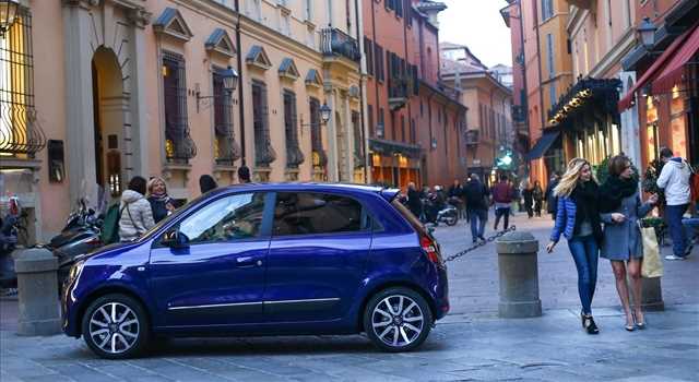 Renault Twingo EDC Lovely, primo contatto