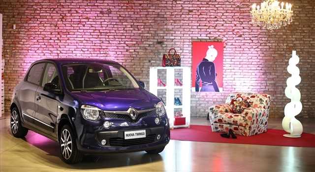 Renault Twingo EDC Lovely, primo contatto