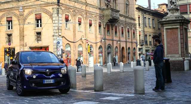 Renault Twingo EDC Lovely, primo contatto