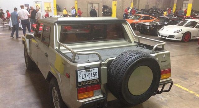 Texas, il Petrol Lounge: uno dei garage più grandi e lussuosi del mondo