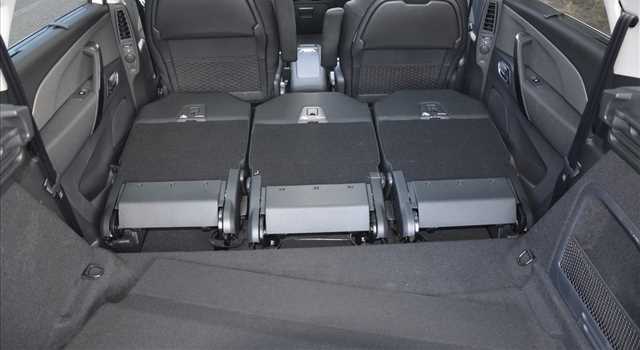 Peugeot 3008 vs Citroen C4 Picasso, prova su strada