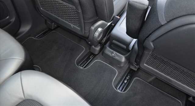 Peugeot 3008 vs Citroen C4 Picasso, prova su strada