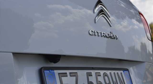 Peugeot 3008 vs Citroen C4 Picasso, prova su strada