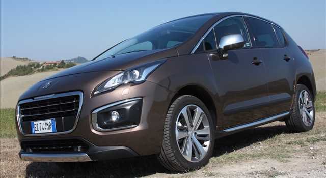 Peugeot 3008 vs Citroen C4 Picasso, prova su strada