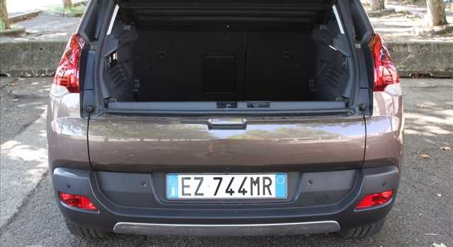Peugeot 3008 vs Citroen C4 Picasso, prova su strada