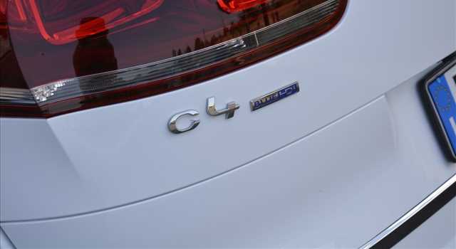Peugeot 3008 vs Citroen C4 Picasso, prova su strada