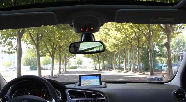 Peugeot 3008 vs Citroen C4 Picasso, prova su strada