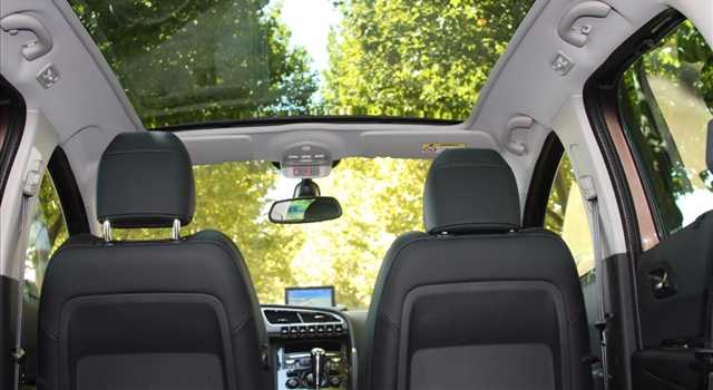 Peugeot 3008 vs Citroen C4 Picasso, prova su strada