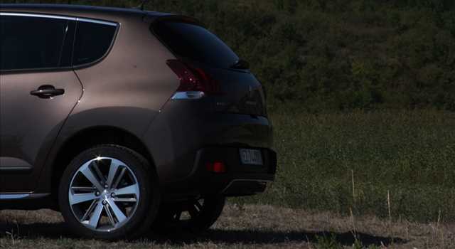Peugeot 3008 vs Citroen C4 Picasso, prova su strada