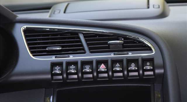 Peugeot 3008 vs Citroen C4 Picasso, prova su strada