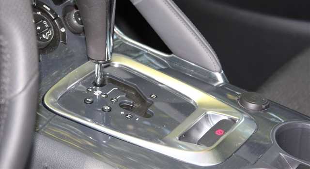 Peugeot 3008 vs Citroen C4 Picasso, prova su strada