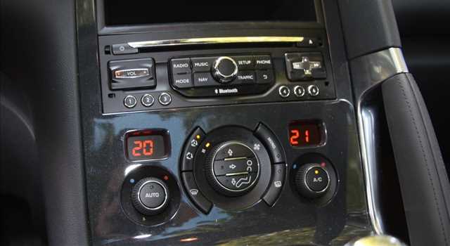 Peugeot 3008 vs Citroen C4 Picasso, prova su strada