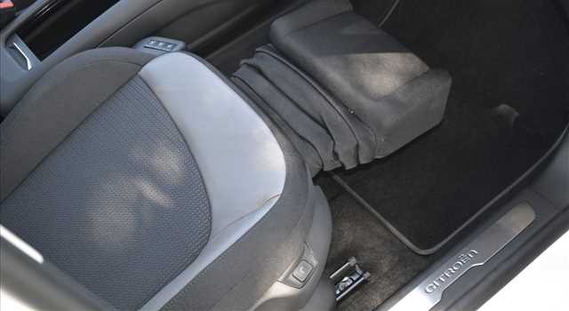 Peugeot 3008 vs Citroen C4 Picasso, prova su strada