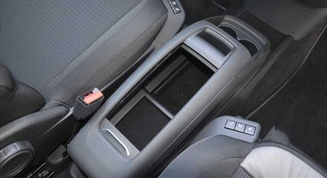 Peugeot 3008 vs Citroen C4 Picasso, prova su strada