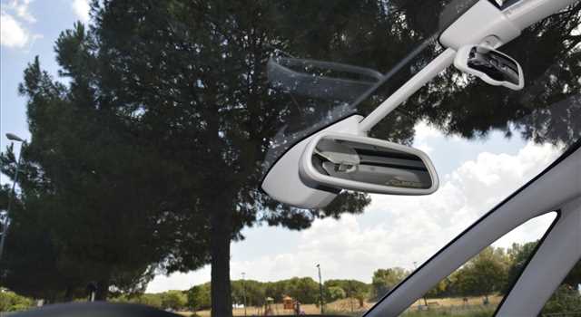 Peugeot 3008 vs Citroen C4 Picasso, prova su strada