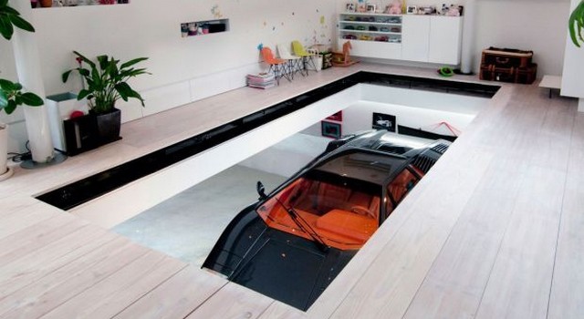Auto parcheggiate in casa: le foto più assurde