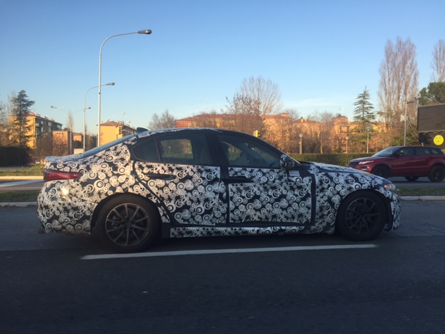 Alfa Romeo Giulia, nuovi test su strada