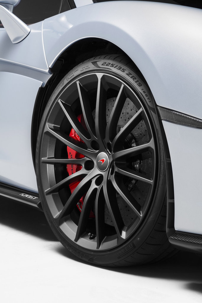 McLaren 570GT: immagini ufficiali