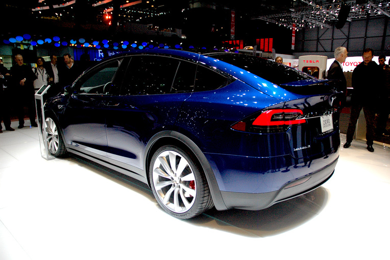 Testa Model X al Salone di Ginevra 2016
