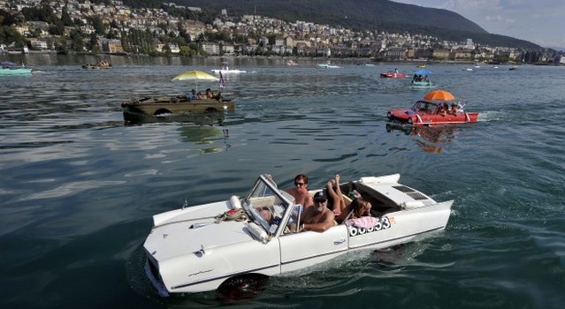 Auto anfibie, le foto più assurde delle quattro ruote da surf