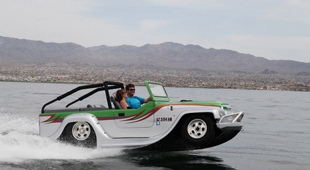 Auto anfibie, le foto più assurde delle quattro ruote da surf