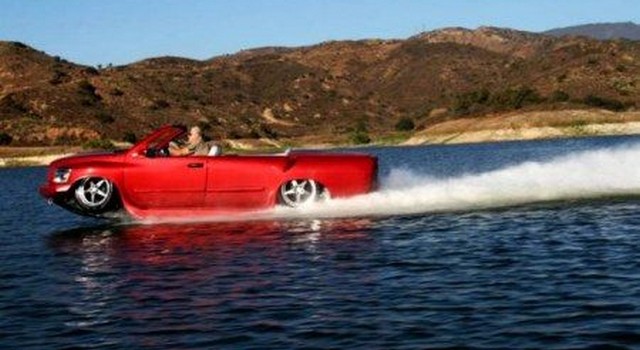 Auto anfibie, le foto più assurde delle quattro ruote da surf
