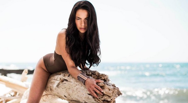 Carlotta Maggiorana, le sexy curve della SBK