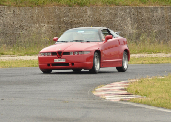 Alfa Romeo 4C vs Alfa Romeo SZ la prova su strada