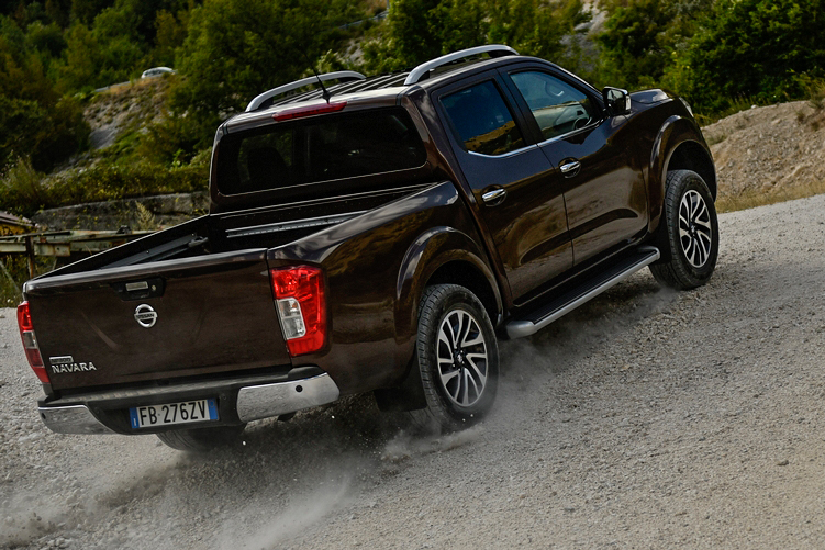 Nissan Navara Double Cab 2.3 dCi 190 Tekna in prova