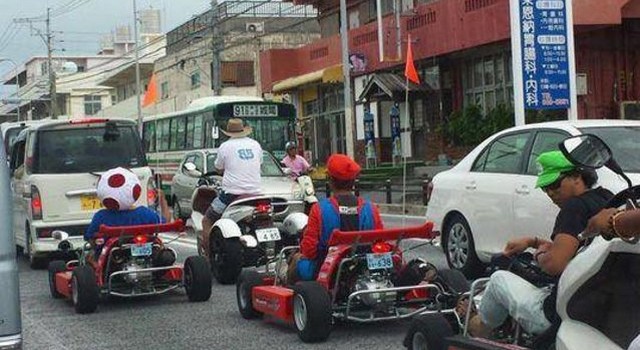 Le immagini più assurde scattate nel traffico