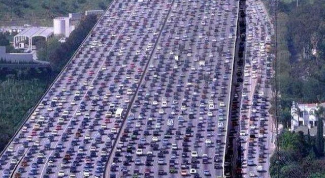Le immagini più assurde scattate nel traffico