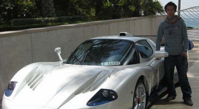 Le supercar dei giovani ricchi di Singapore