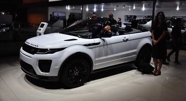 Land Rover al Salone di Parigi 2016
