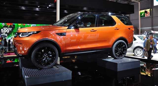 Land Rover al Salone di Parigi 2016